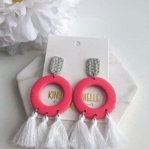 Kinsley Armelle NWT Cayman Collection Drop Earrings with tassles. ✨️💕